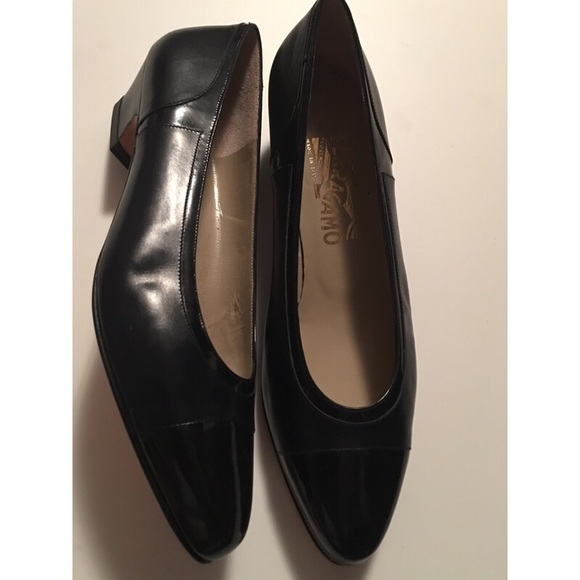 Ferragamo Black patent leather pumps, Vintage NIB - Picture 4 of 8